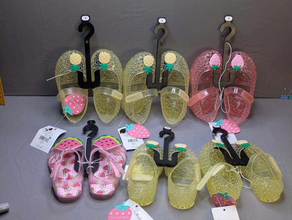 Lot 6 Pairs Girls Jelly Sandals Sizes 4 5Pineapple Strawberry Watermelon NWT